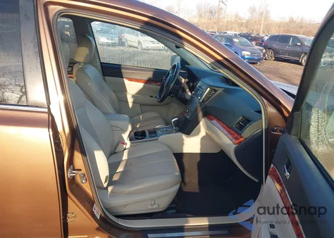 2011 Subaru Outback 3.6R Limited z USA, uszkodzony, nr VIN 4S4BRDKC1B2311761